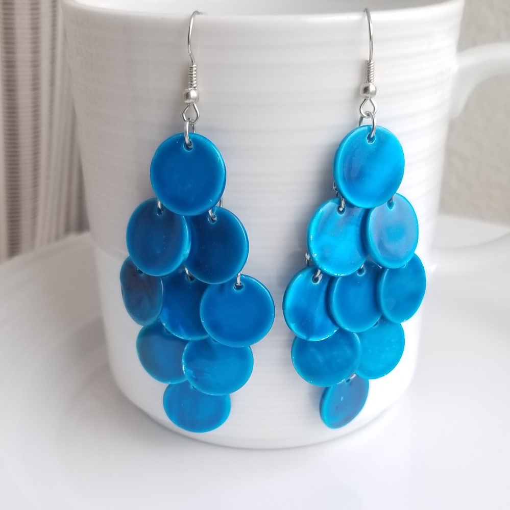 🆕️ 3/$18 BoHo Blue Chic Shell Waterfall Earrings - Picture 5 of 8